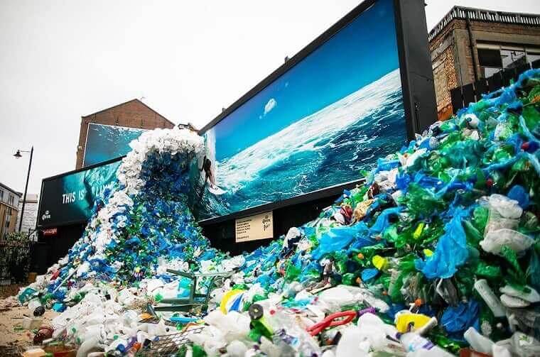 Corona reinvented their beachy image through an out-of-home installation depicting the waste we put into our waters