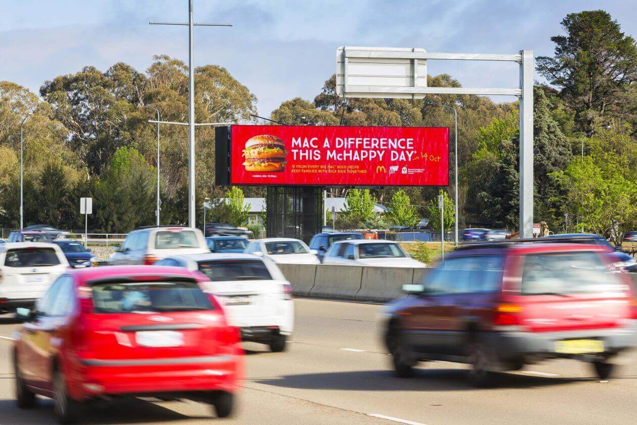 Making sure a restaurant's billboard is within reach of the restaurant location is ideal