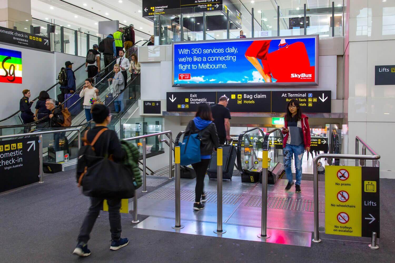 Terminal advertising meets travellers halfway