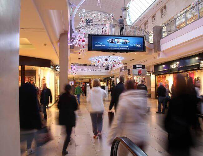 Photo of Blink Bluewater indoor advertisement placed in a high foot traffic mall.